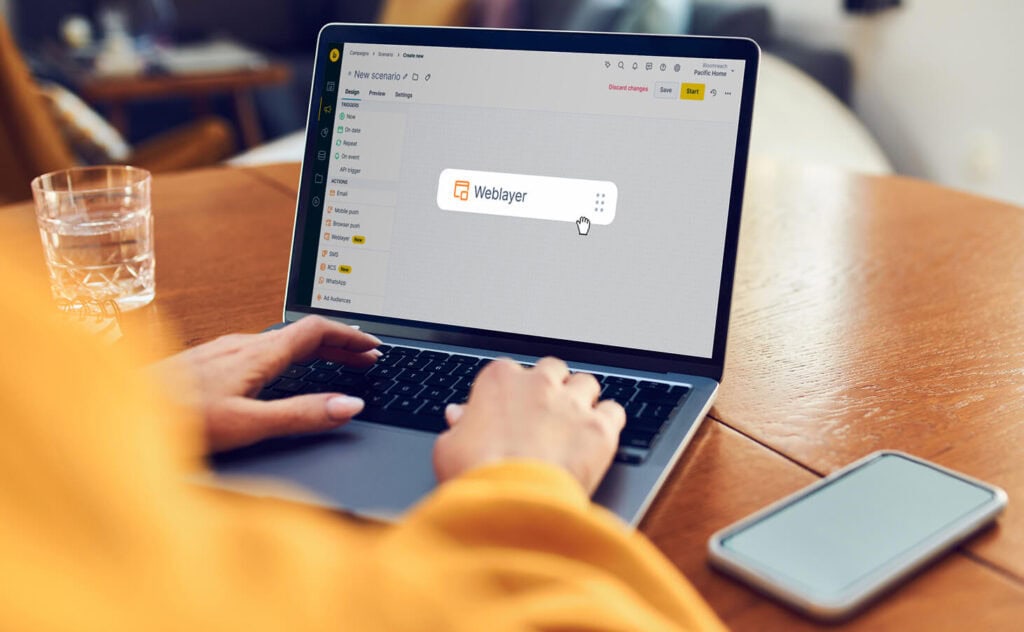 Marketer using Bloomreach Engagement to create a web personalization scenario